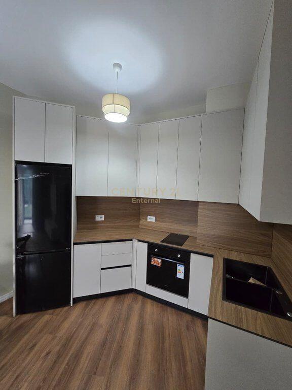 Appartamento 1+1+ 1 Posto Auto ad Astir 600 € /Mese