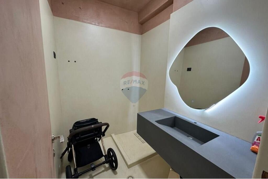 Business Unit for Sale – Paris Municipality