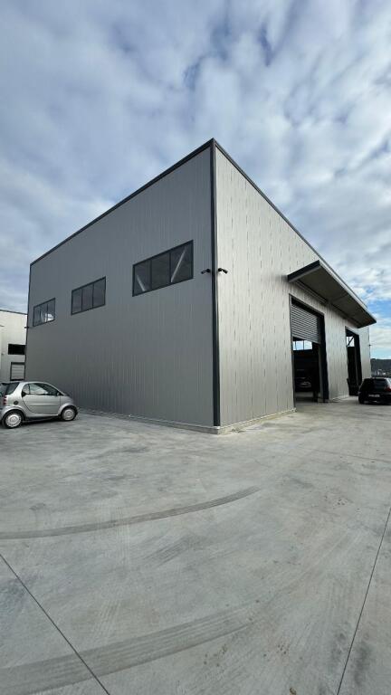 WAREHOUSE FOR SALE IN PRUSH