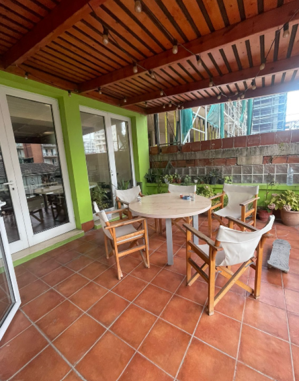 🏡 Shitet Apartament 3+1 me Veranda – Bllok, Rruga Brigada e VIII