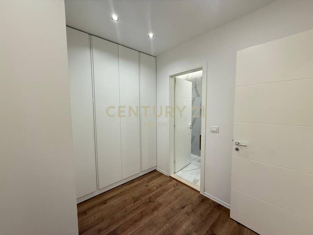 APARTAMENT ME QIRA 2+1+2 TEK KODRA E DIELLIT, ME POST PARKIMI