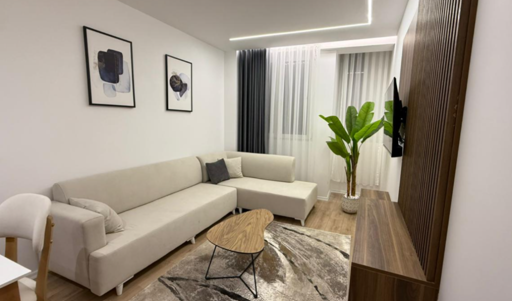 🏢 Appartamento 1+1 + Guardaroba – Via Fortuzi, vicino al Centro