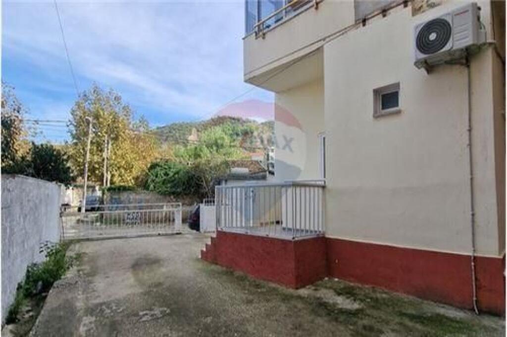 🏠 Garsoniere për Qira – Lungo Mare, Vlorë
