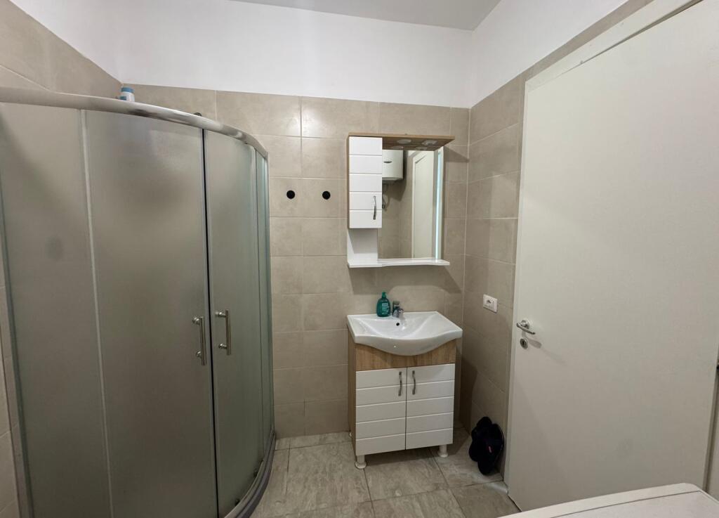 Jepet Me Qera Apartament 1+1+1 Ballkon