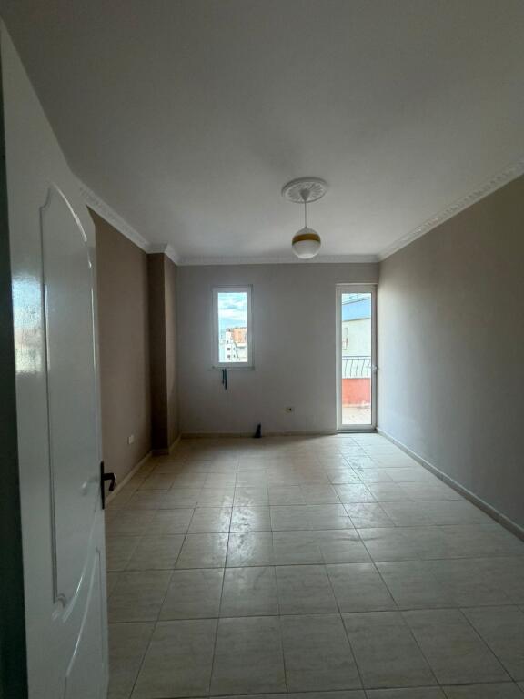 Apartament bosh ose zyre tek komuna e parisit