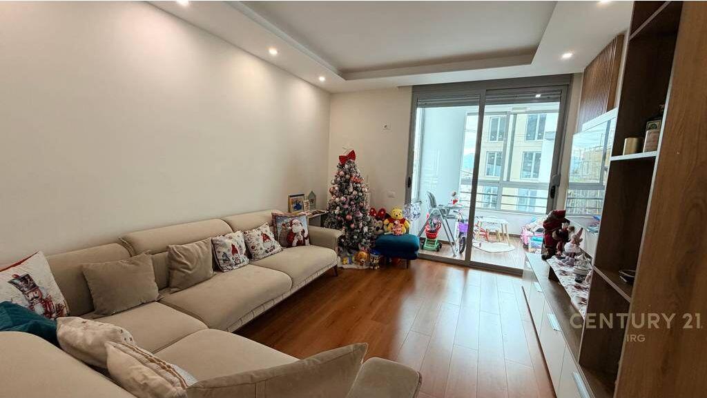 JEPET ME QIRA APARTAMENT 2+1+2 TEK LIQENI I THATE ! 800 € /Muaj Sip. Totale  106m2