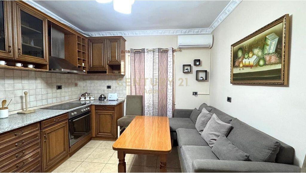 Apartment 2+1 with yard and parking space for rent – Fortuzi Street!
