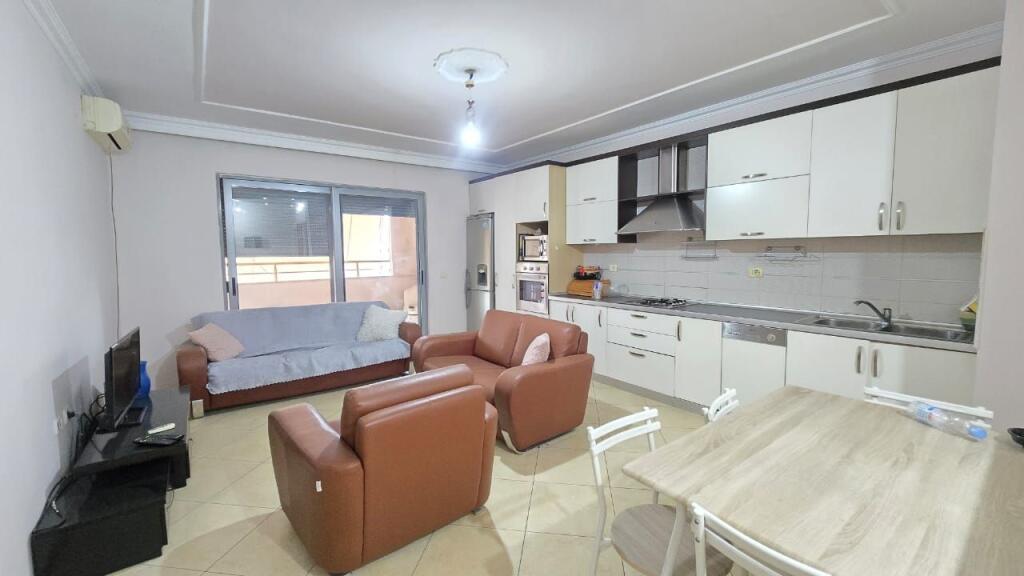 Shitet apartament 2+1, te Rr. Jordan Misja prane Hipotekes.