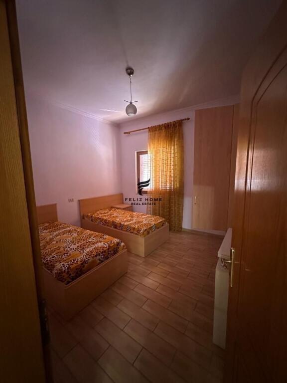 SHITET VILE PRIVATE 3 KATE PORCELAN 360.000 EURO