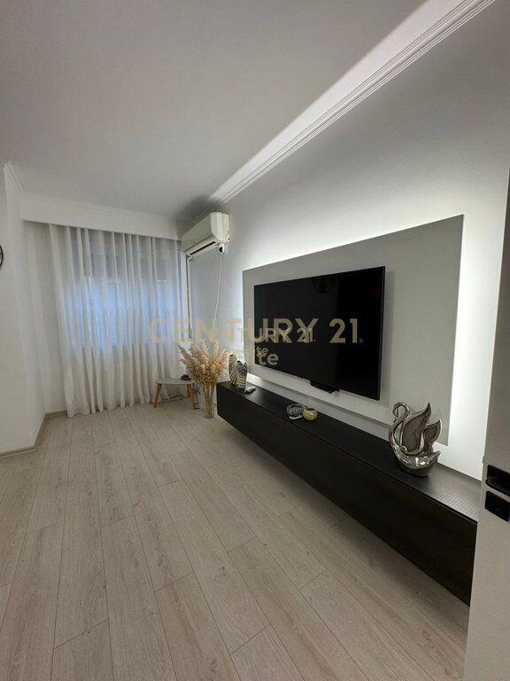 APARTAMENT ME QIRA 2+1+2 ME GARAZHD TEK BRYLLI