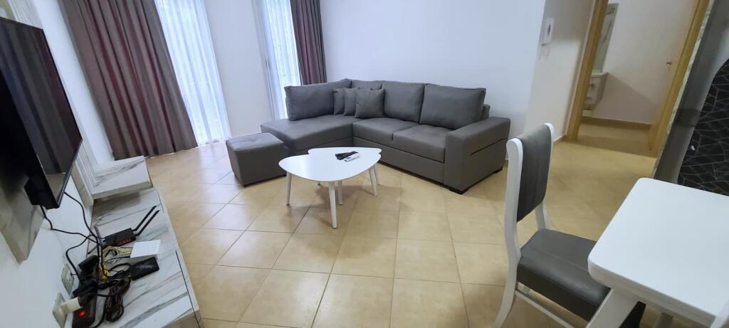 Jepen me qira 7 apartamente sezonale 1+1,Lungomare Vlore