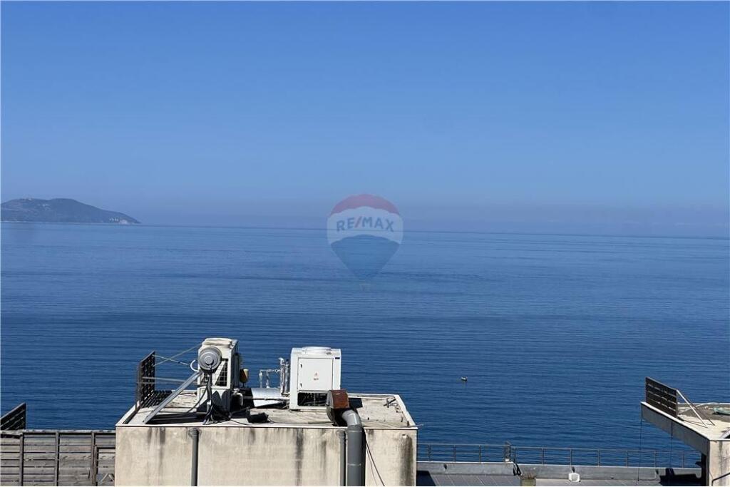 🌊 Apartment 1+1 with Front Sea View – Lungo Mare, Vlorë