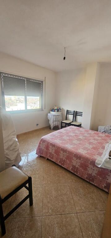 Shitet Apartament 2+1+2