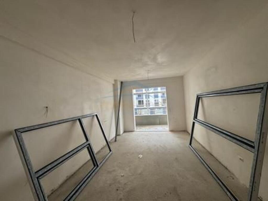 Shitet Apartament 2+1 ne kompleksin 2N SHPK , Paskuqan , Tirane