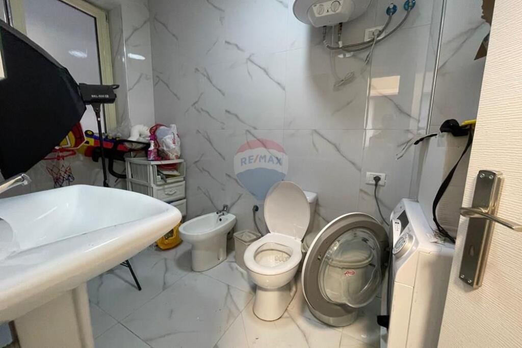 Business Premises for Rent at Tom Doshi Complex