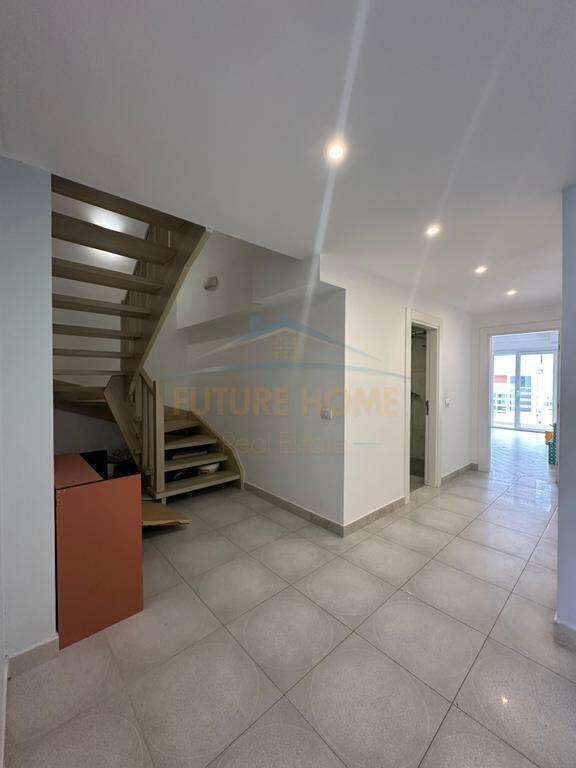 Shitet, Penthouse, Liqeni i Thatë