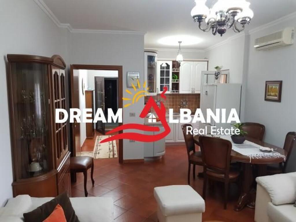 Apartament 2+1+2 me qera tek Brryli prane Maternitetit te Ri, Tirane (ID 42211348).