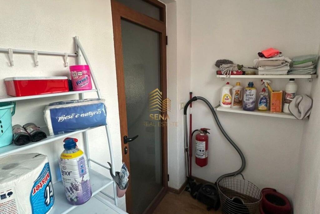 Rent, Apartment 1+1+Separate Kitchen, Pazari i Ri, 60,000 Lek/month