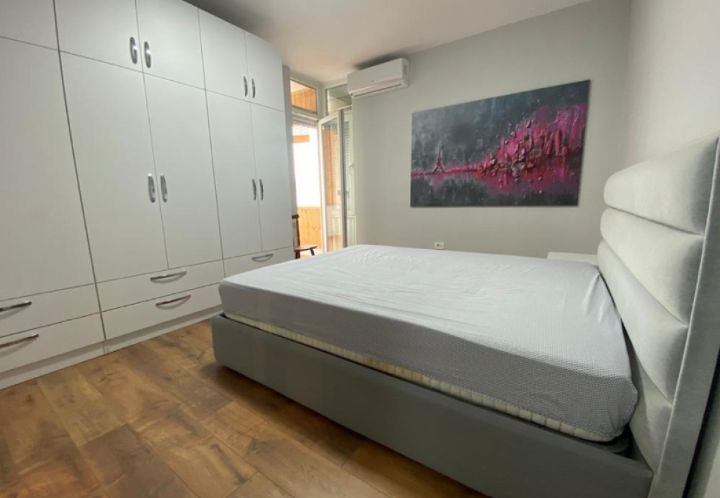 🏢 Apartament 2+1 – Ekspozita “Shqipëria Sot”, pranë Bllokut