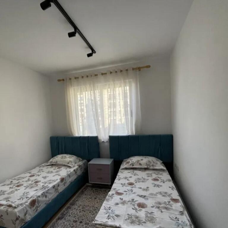 Qera | Apartament 2 + 1 | Qender | 750 €/muaj