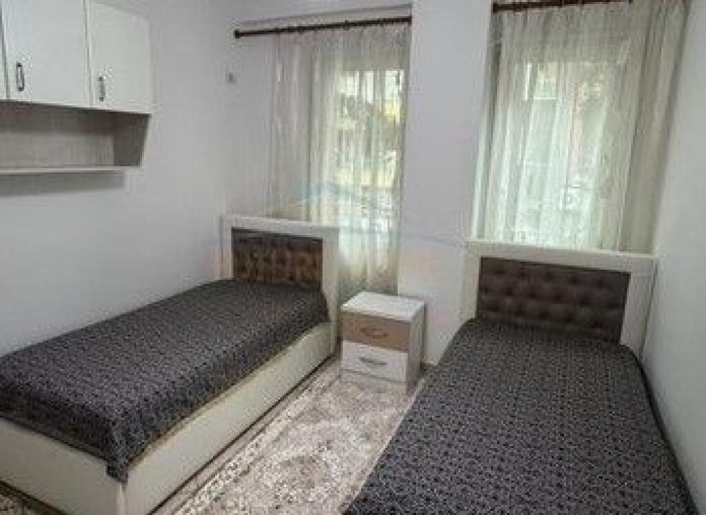 Qera, Apartament 2+1+2 Rruga 5 Maji, Tiranë