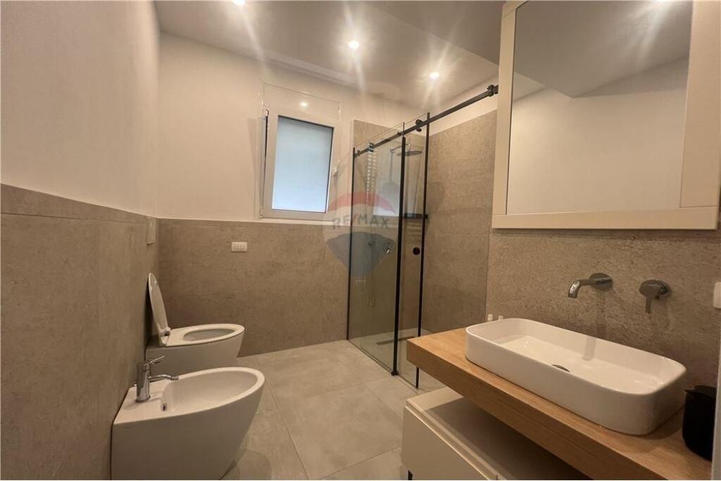 🏡 Garsoniere – Për Qira | Sulejman Delvina, Vlorë