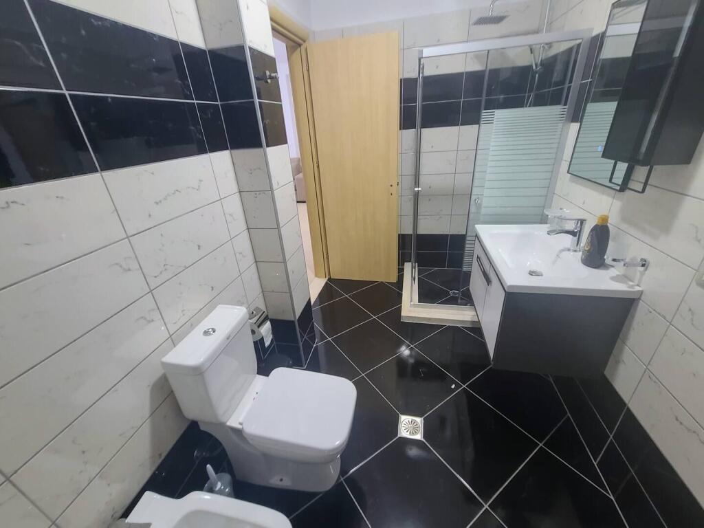 🏠 Apartament 1+1 – Për Qira | Lungo Mare, Vlorë