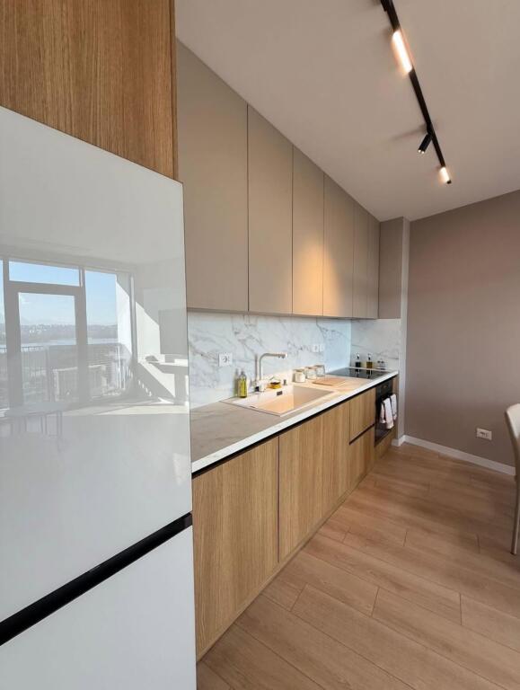 Japim me qira apartament modern 1+1+ post parkimi!
