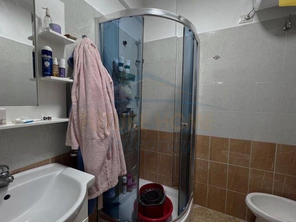 Shitet, Apartament 2+1, Zogu i Zi, Tiranë.