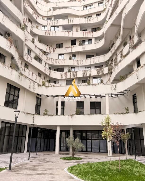 Locale Commerciale / Appartamento 2+1+2 in affitto – Spring