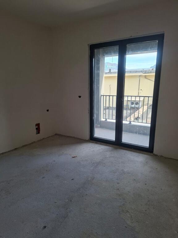 SHITET APARTAMENT 1+1 BULEVARDI I RI