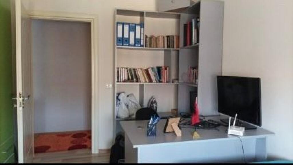 Jepet Me Qera Apartament 2+1+1 Ballkon