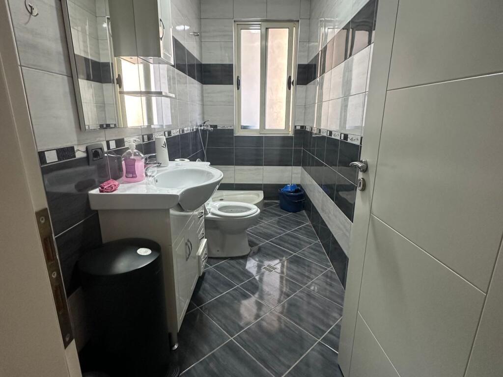 Apartament 2+1 me qera ne Astir tek Bar Xhamero