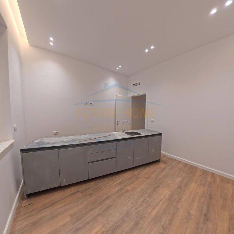 Shitet, Apartament 1+1, Rruga Eduard Mano, Liqeni i Thate, Tiranë.