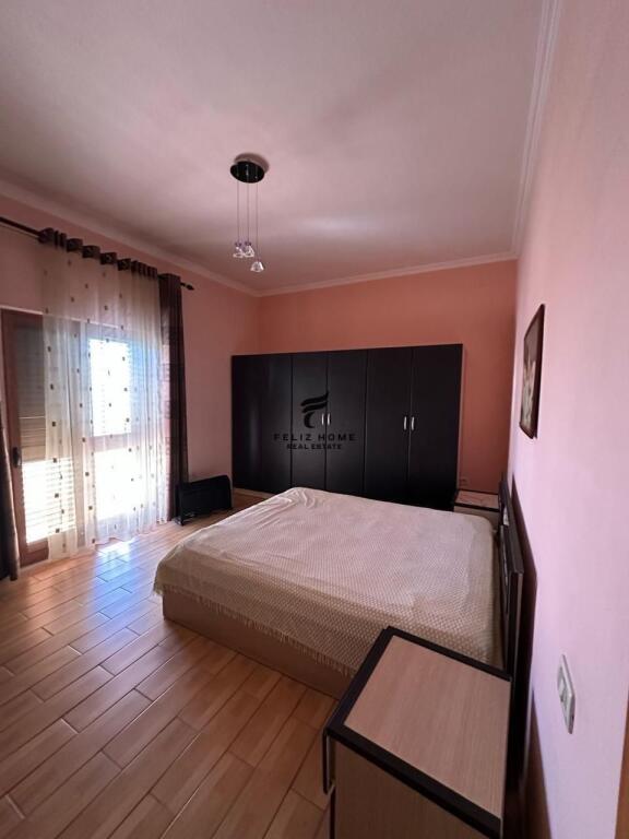 SHITET VILE PRIVATE 3 KATE PORCELAN 360.000 EURO