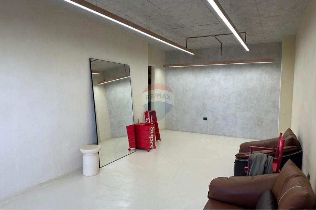 Business Unit for Sale – Paris Municipality