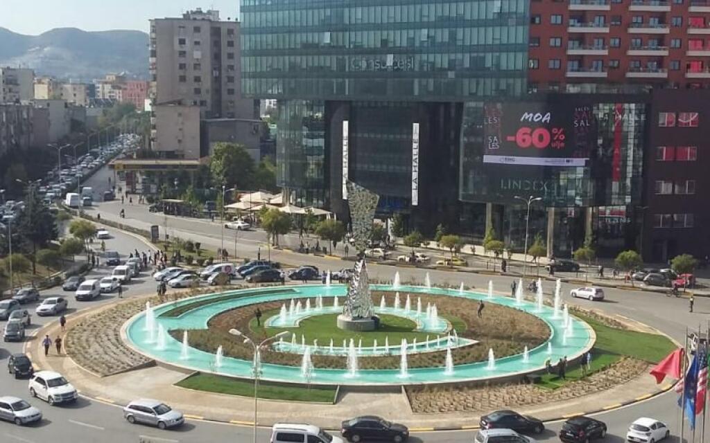 Shiten 2 ambiente komerciale (dyqane) – Zogu i Zi