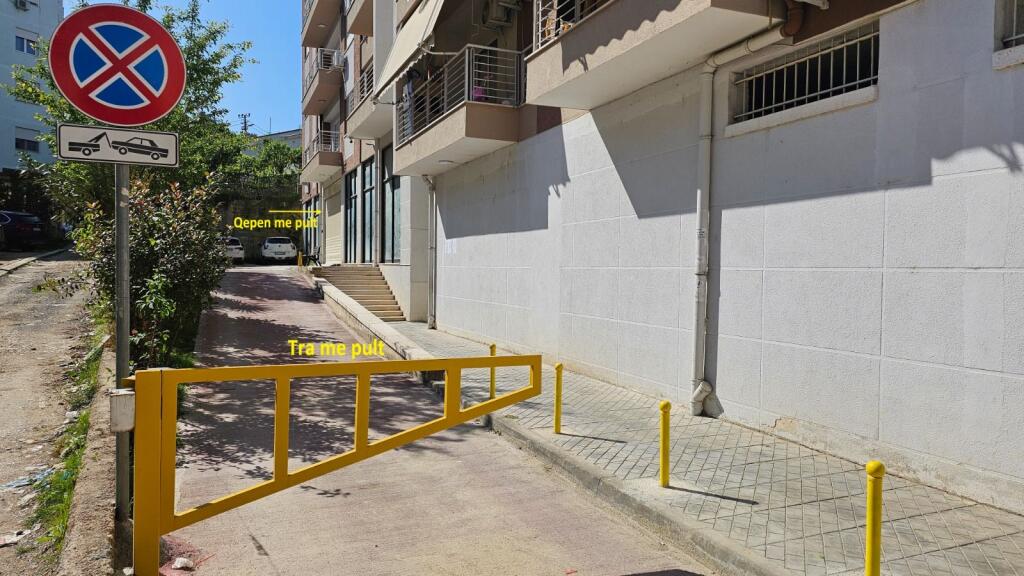 Shitet Garazh – Liqeni i Thatë