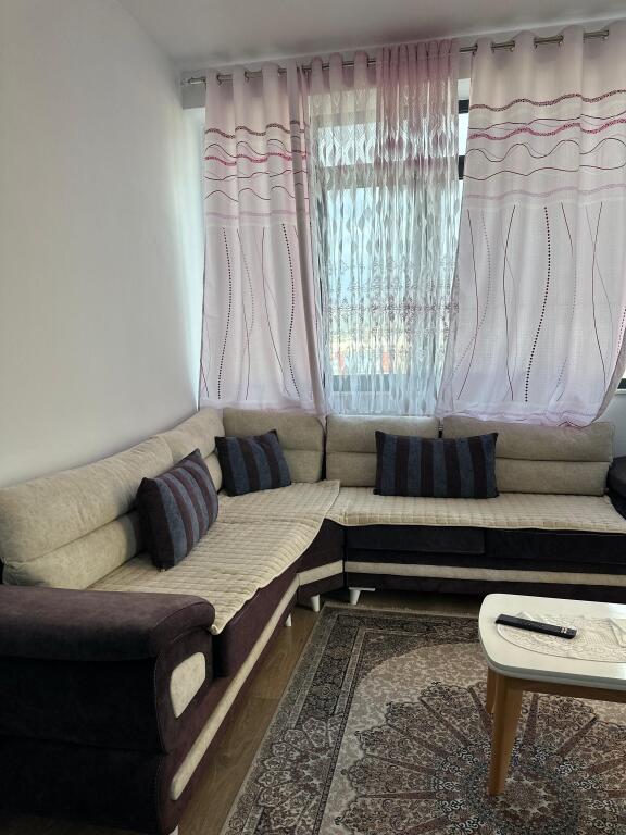 Apartament 2+1+2 per qera perball UET