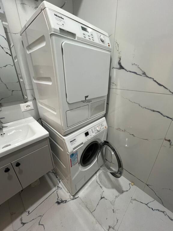 STUDIO FOR RENT 65 M2 BARRICADES STREET 65,000 LEKE