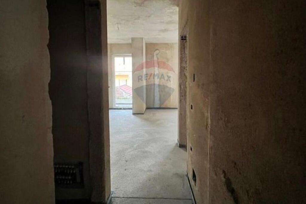 Per shitje apartament 2+1, rruga Ali Demi!