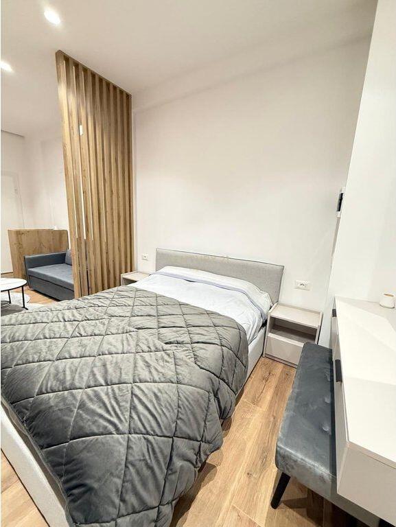 Jepet me qira garsoniere super e investuar në Fresk 370 € /Muaj