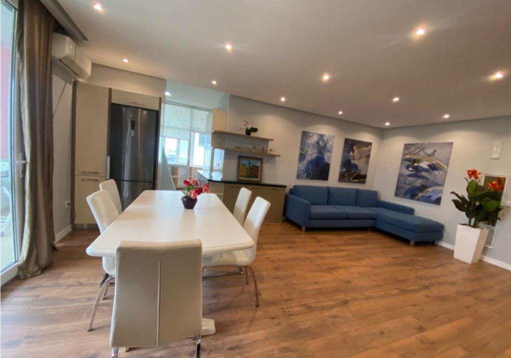 🏢 Apartament 2+1 – Ekspozita “Shqipëria Sot”, pranë Bllokut