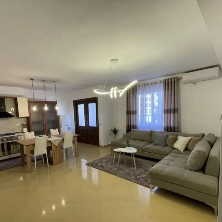 Qera | Apartament 2 + 1 | Qender | 750 €/muaj