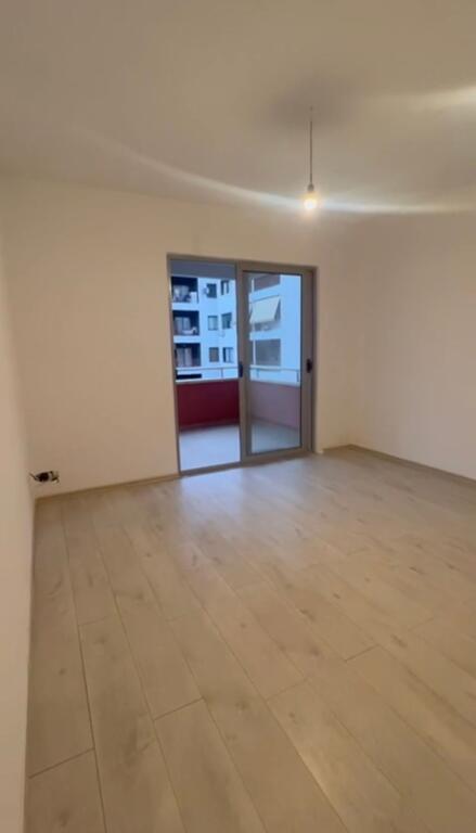 Jepet me qera apartament 1+1 astir