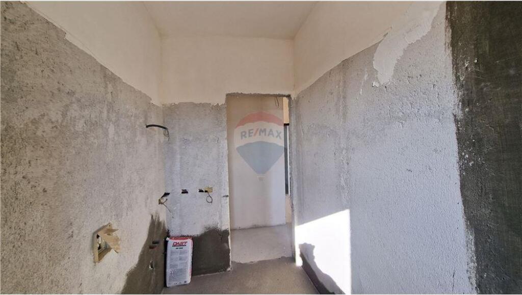 🏙️ Penthouse në Shitje – Vlorë 📍 Rruga Transballkanike, përballë ish-shkollës së Naftës