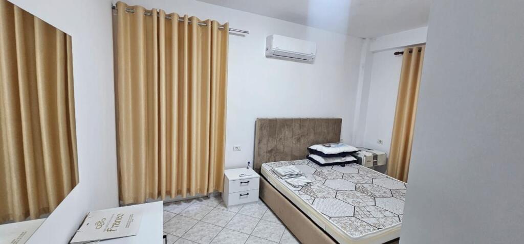 QERA - APARTAMENT ME QIRA DURRËS PLAZH  350 EURO