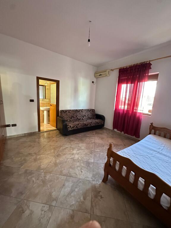 JEPET ME QERA – KATI I DYTË I NJË VILE