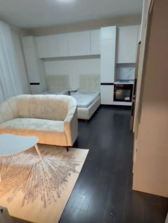 Jepet me qira garsoniere prane Fakultetit Ekonomik