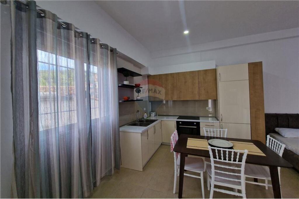 🏠 Garsoniere për Qira – Lungo Mare, Vlorë